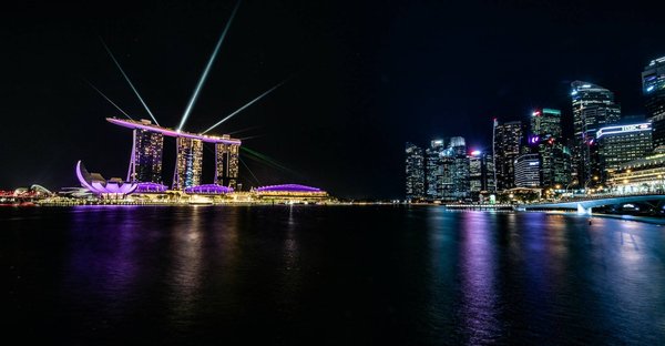 Quels sont les critères pour choisir le pays et la ville où organiser son événement international ?